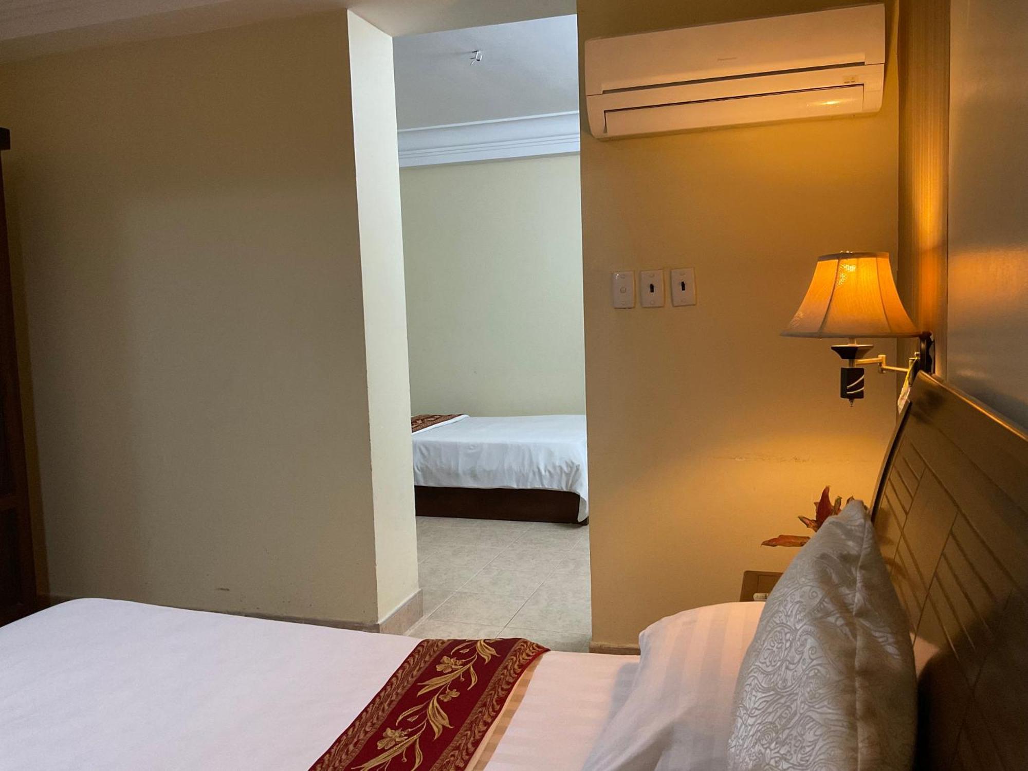 Khach San Minh Chau - Hoa Hung Otel Ho Şi Min Dış mekan fotoğraf