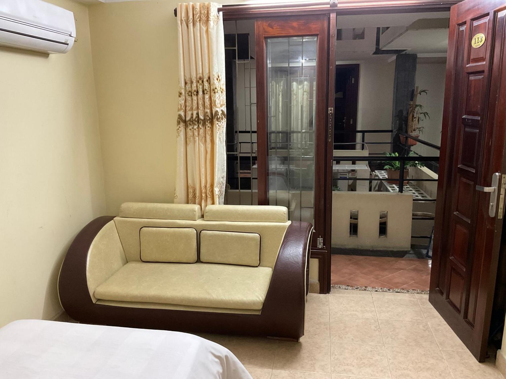 Khach San Minh Chau - Hoa Hung Otel Ho Şi Min Dış mekan fotoğraf