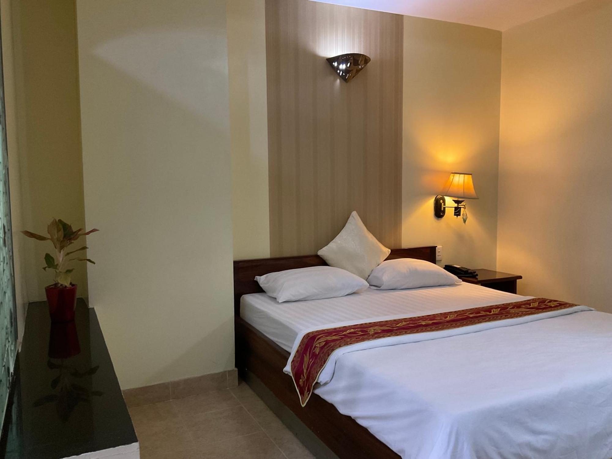 Khach San Minh Chau - Hoa Hung Otel Ho Şi Min Dış mekan fotoğraf