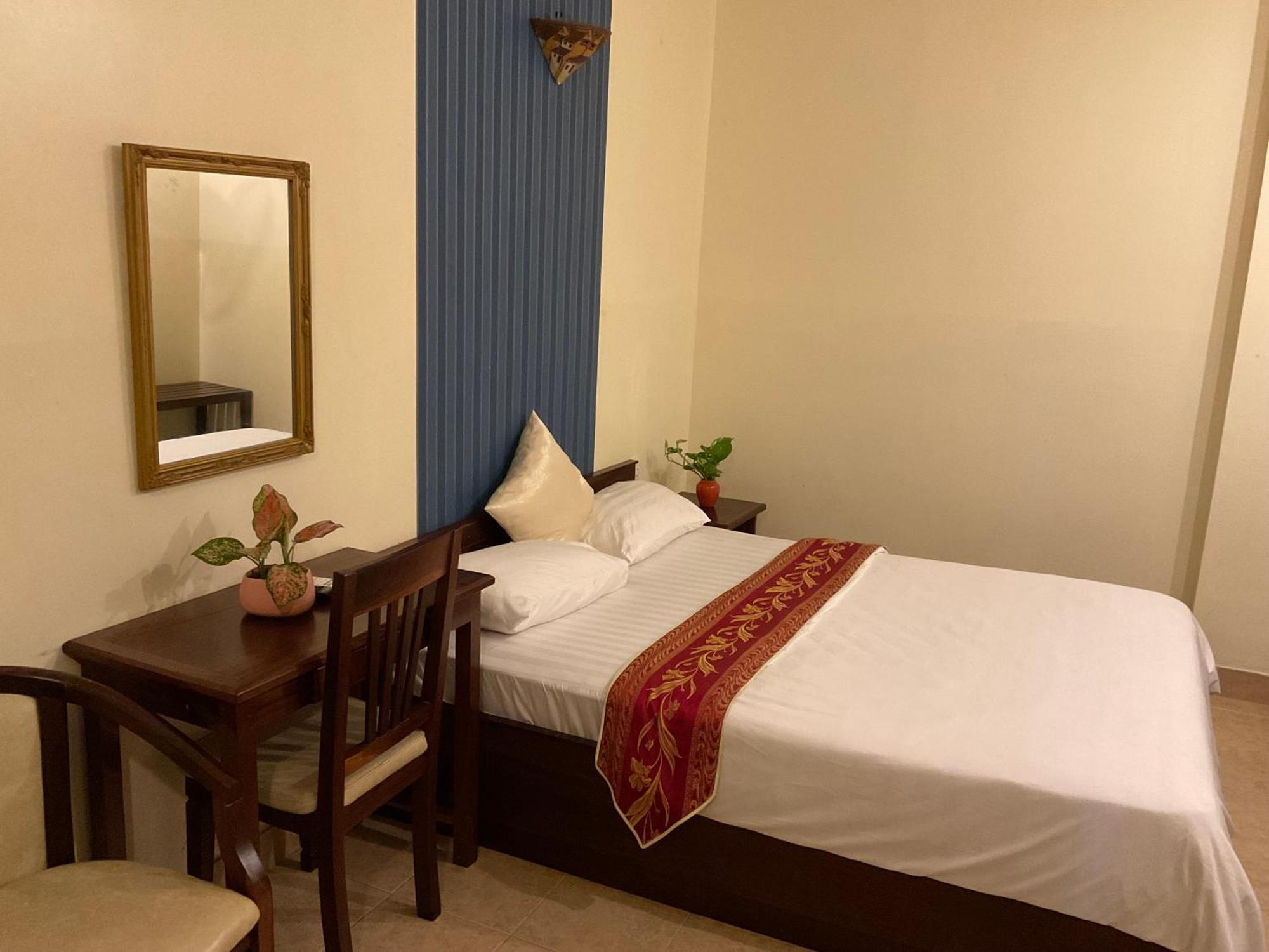 Khach San Minh Chau - Hoa Hung Otel Ho Şi Min Dış mekan fotoğraf