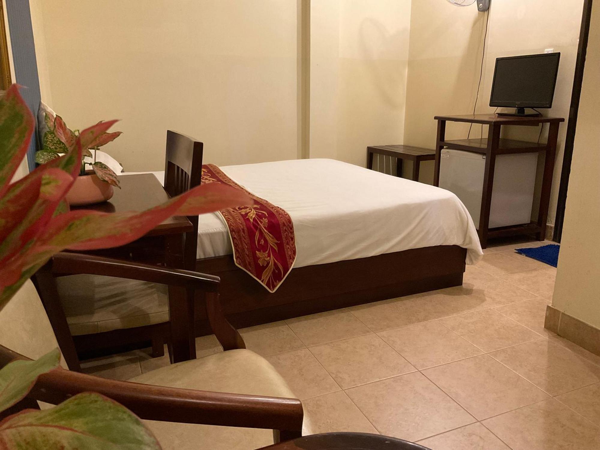Khach San Minh Chau - Hoa Hung Otel Ho Şi Min Dış mekan fotoğraf