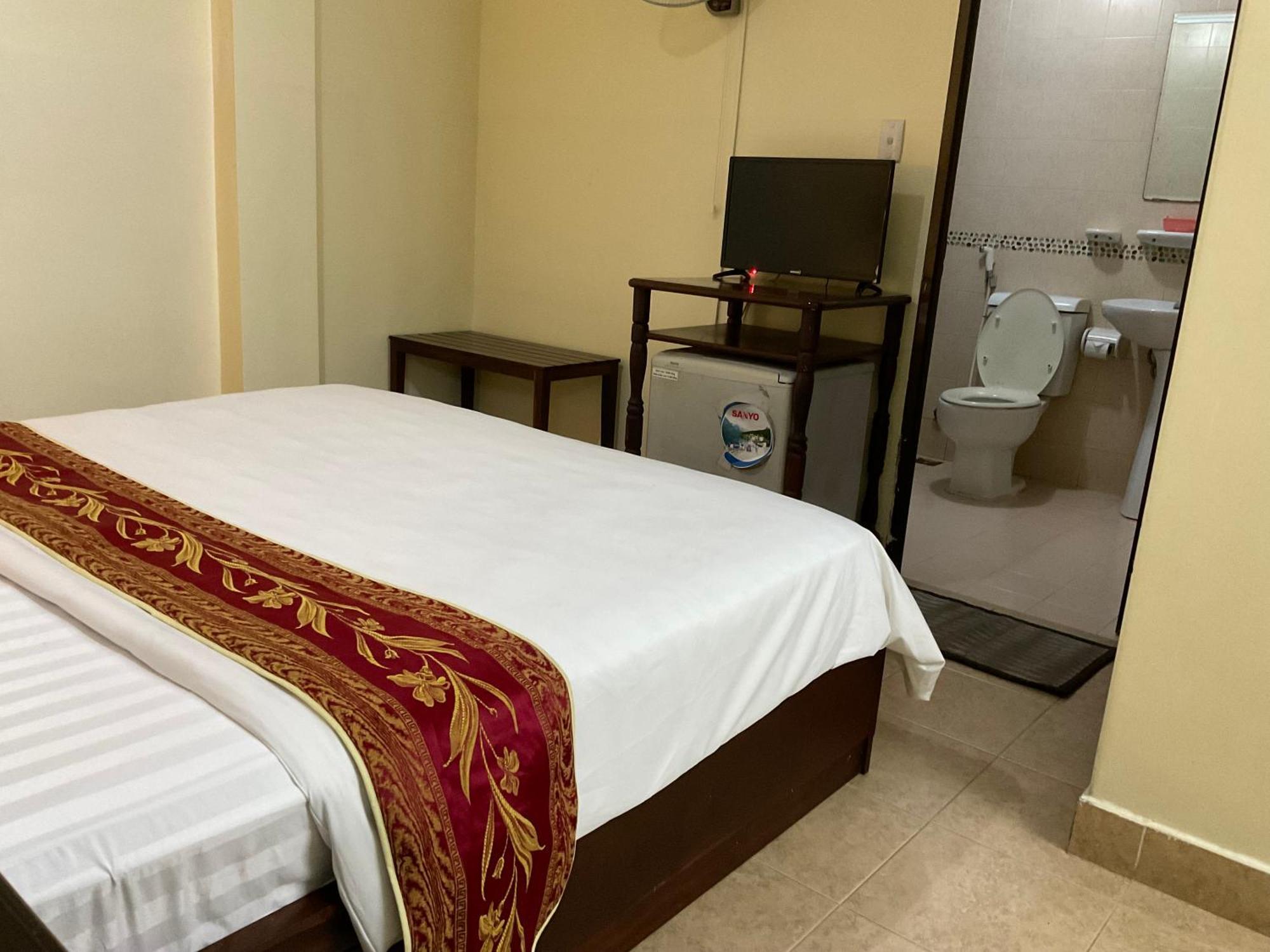Khach San Minh Chau - Hoa Hung Otel Ho Şi Min Dış mekan fotoğraf