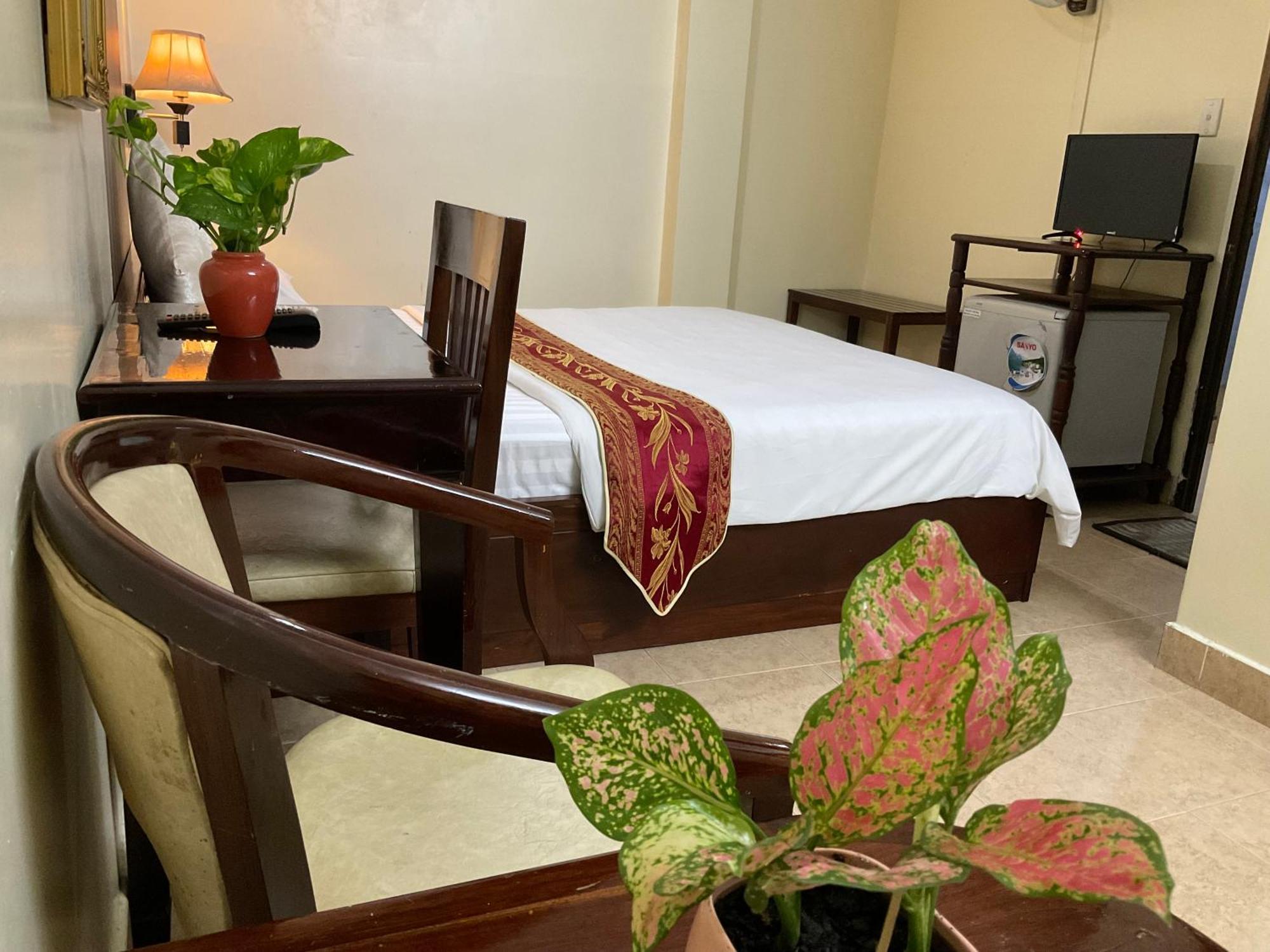 Khach San Minh Chau - Hoa Hung Otel Ho Şi Min Dış mekan fotoğraf